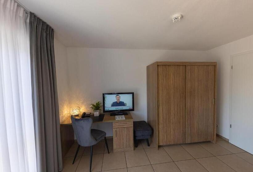 Апартаменты Комфорт 1 Спальня, Boardinghouse Home   Adults Only