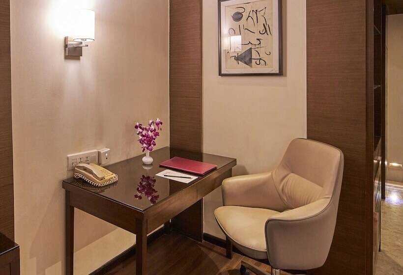 Королевский Номер, Royal Orchid Central Grazia Navi Mumbai