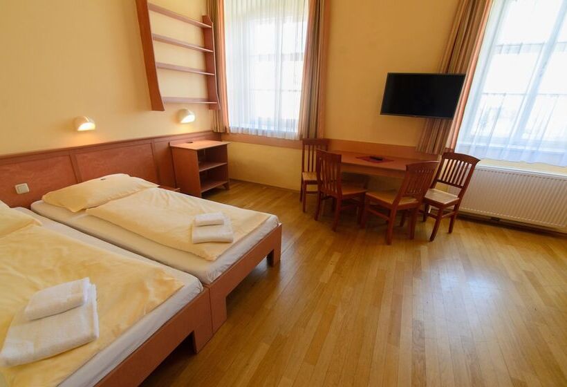 Четырехместный Номер Стандарт, Jufa Hotel Seckau