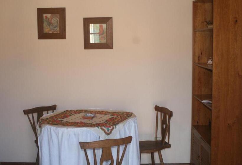 Номер Стандарт, Estrebuela House