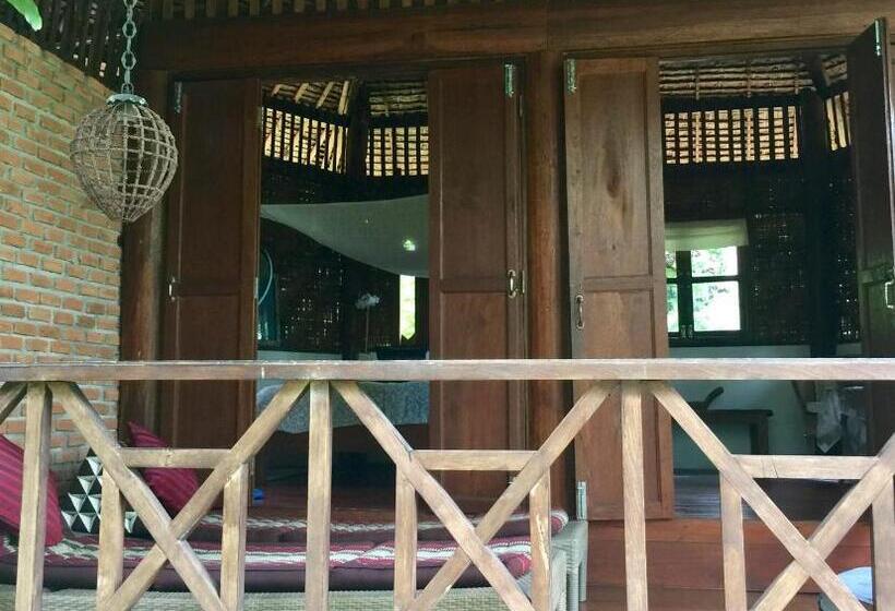스탠다드 룸 킹사이즈 침대, Sang Tong Huts