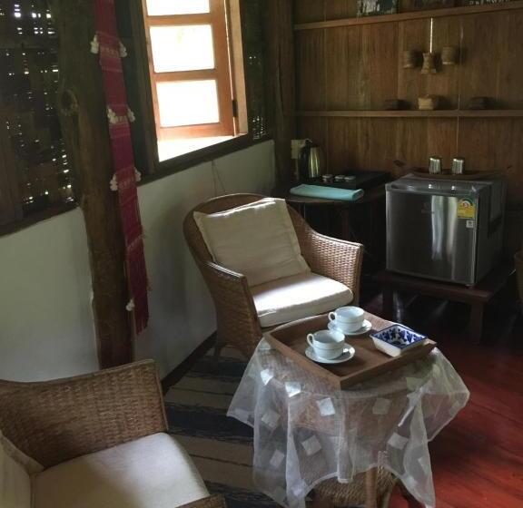 스탠다드 룸 킹사이즈 침대, Sang Tong Huts