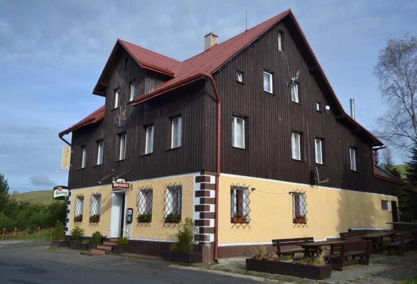 标准三人间, Horský Hotel Arnica