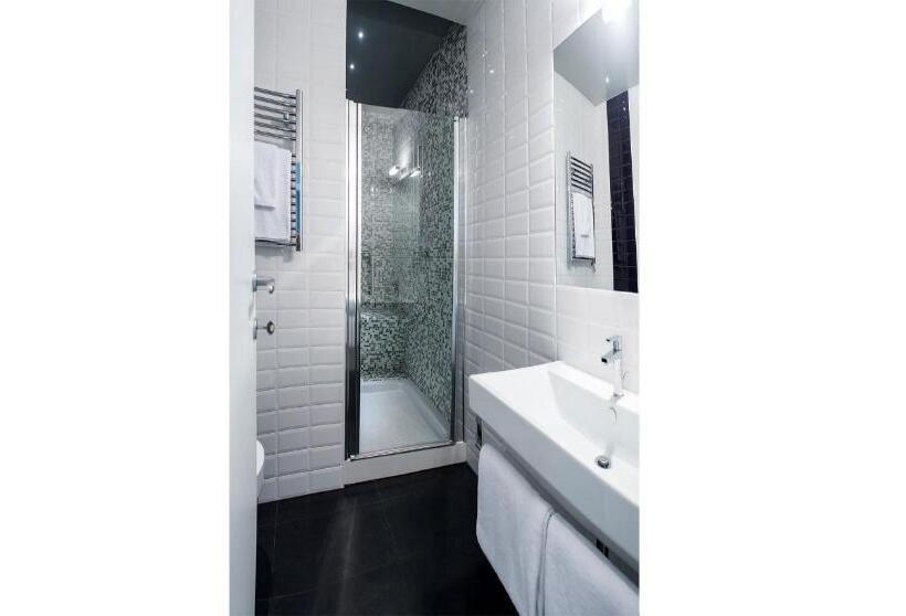 Трехместный Номер Стандарт с Балконом, B&b Diamante Raro