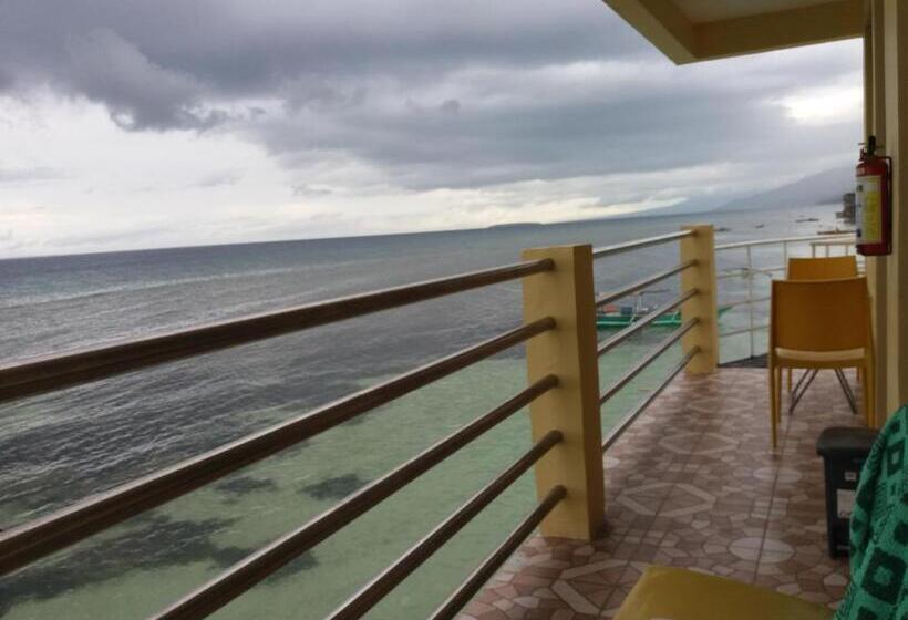 Номер Deluxe Вид на Море с Балконом, Sascha S Resort Oslob