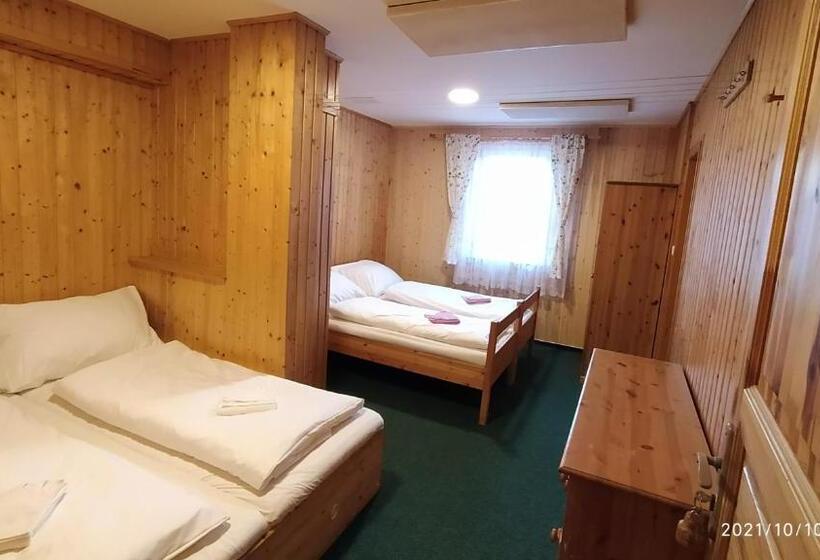 スタンダード4人部屋, Penzion U Rybníka