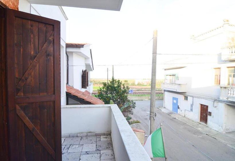 Стандартный внешний трехместный номер с ванной комнатой, Bed And Breakfast Europa