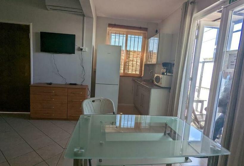 استودیوی لوکس, Sacha Tourist Residence 1