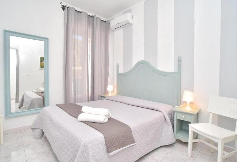 Номер Стандарт с Балконом, Charme Hotel La Villa Tina