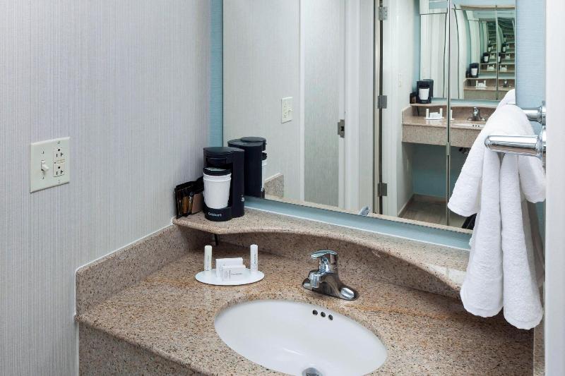 Номер Стандарт Вид на Море с Балконом, Courtyard Virginia Beach Oceanfront/north 37th Street