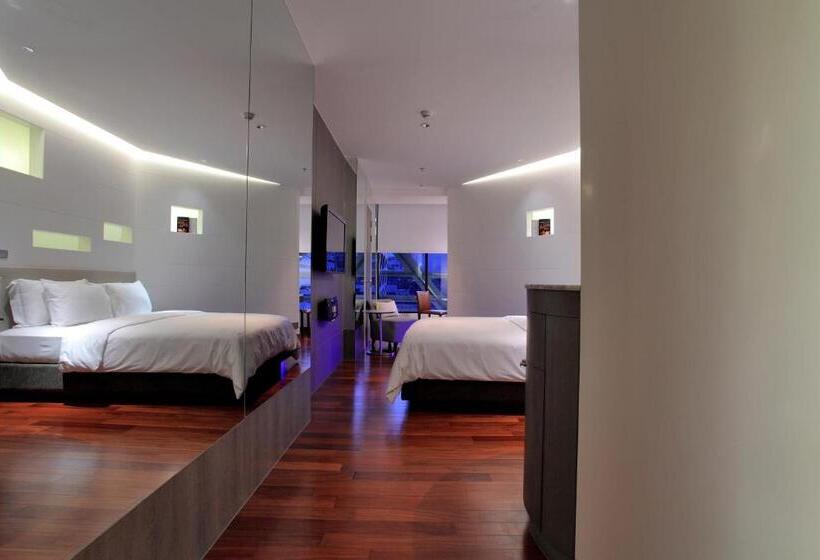 اتاق استاندارد, Lit Bangkok