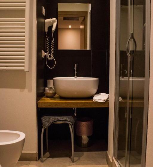 اتاق لوکس سه تخته, Country Hotel Le Querce