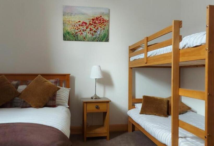 Семейный Номер, Helmsdale Lodge Hostel   All Rooms En Suite