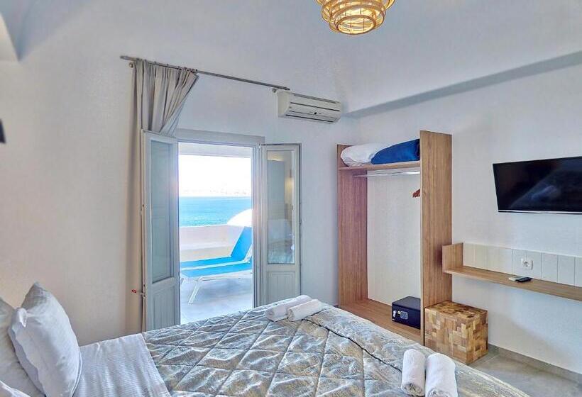سوئیت جونیور دلوکس با چشم‌انداز, Kokkinos Villas
