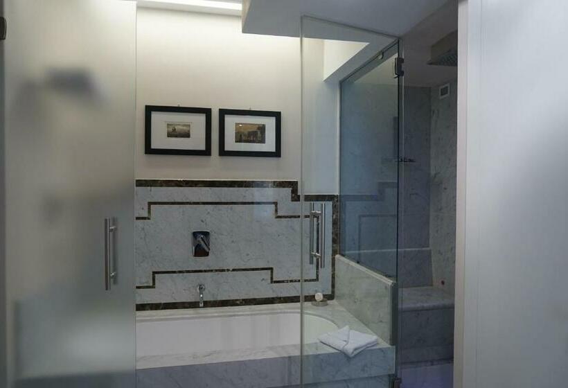 سوییت, Trevi Palace Luxury Inn