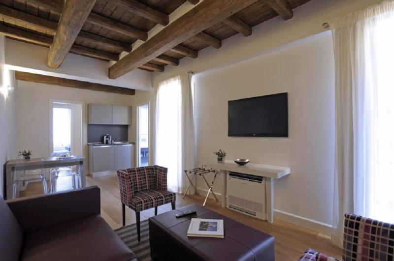 سوییت, Trevi Palace Luxury Inn
