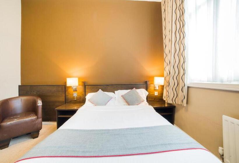 اتاق استاندارد سه نفره, Hotel Majestic