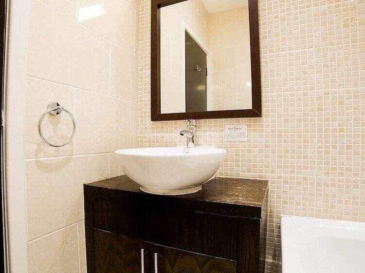 اتاق استاندارد یک نفره, Hotel Majestic
