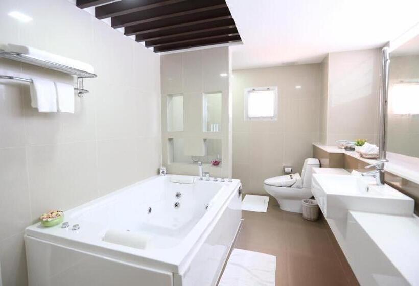 Апартаменты Deluxe 1 Спальня, J   Town Serviced Apartments