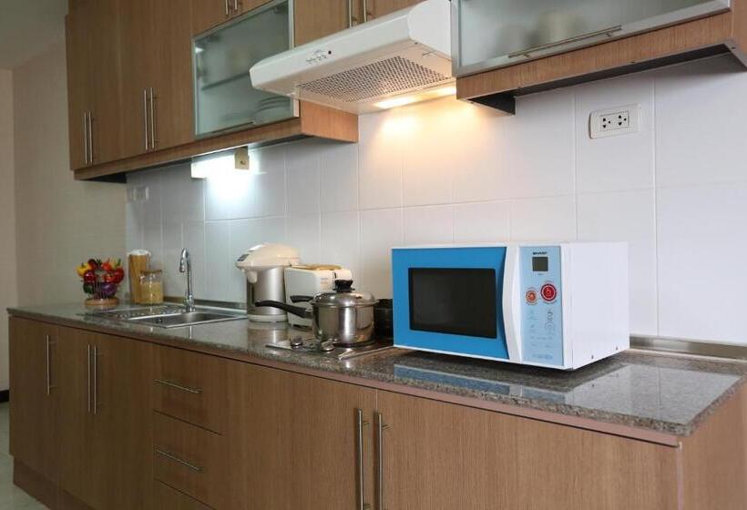Апартаменты Deluxe 1 Спальня, J   Town Serviced Apartments