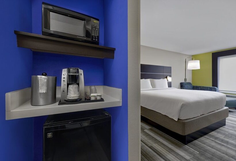 Номер Стандарт, Holiday Inn Express Hotel & Suites Kansas City   Grandview, An Ihg