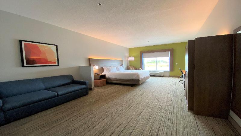 Люкс Кровать Кинг, Holiday Inn Express Hotel & Suites Somerset Central, An Ihg