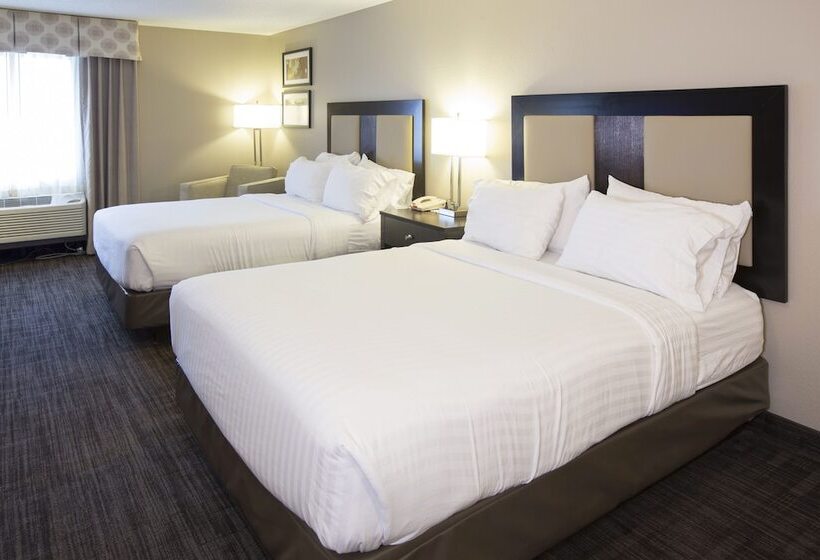 Номер Стандарт 2 Двуспальные Кровати, Holiday Inn Express Hotel & Suites Saint Joseph, An Ihg