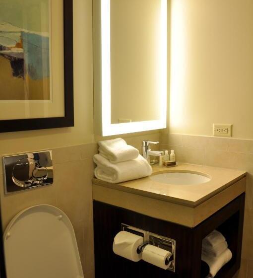 Номер Deluxe Адаптированный для Инвалидов, Indigo East End, An Ihg