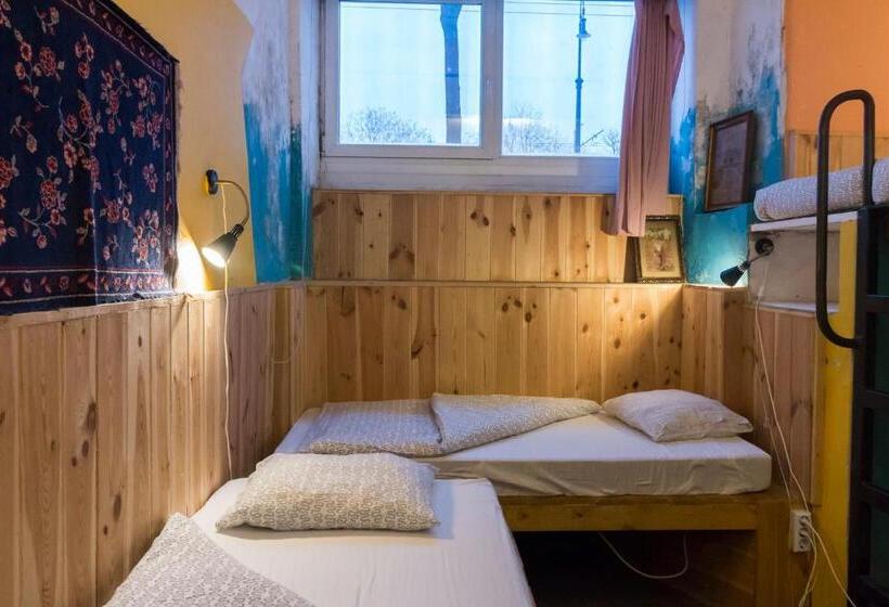 공동 객실, Baroque Hostel & Coworking