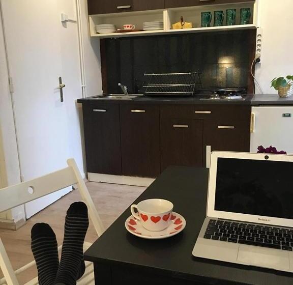 패밀리 스튜디오, Baroque Hostel & Coworking