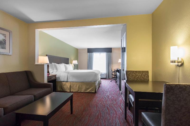 Люкс Кровать Кинг, Holiday Inn Express Hotel & Suites Cullman By Ihg