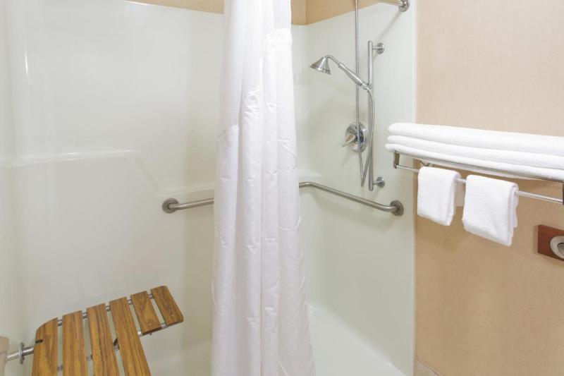 Люкс Адаптированный для Инвалидов, Holiday Inn Express Hotel & Suites Portland Northwest Downtown, An Ihg