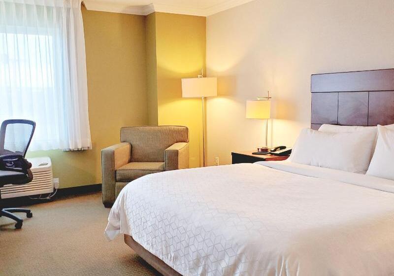Номер Стандарт Кровать Кинг Адаптированный для Инвалидов, Holiday Inn Express Hotel & Suites Portland Northwest Downtown, An Ihg