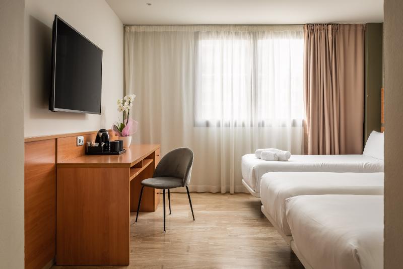 מיטת קינג בסוויטה, Holiday Inn Express Suites Little Rock West, An Ihg