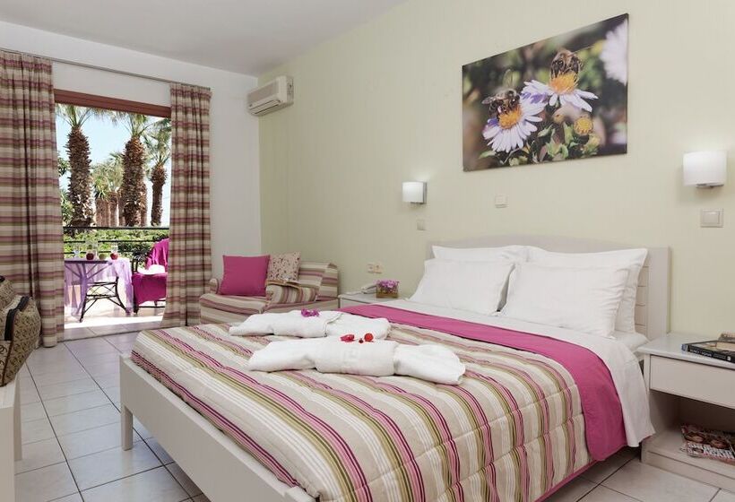 דירת חדר, Latania Apartments