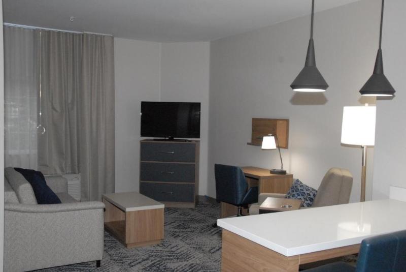 身障者適用スイートルーム, Candlewood Suites Tallahassee, An Ihg
