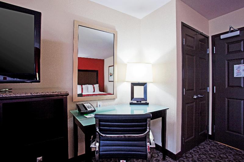 디럭스 룸, Holiday Inn Oceanside Marina Camp Pendleton, An Ihg