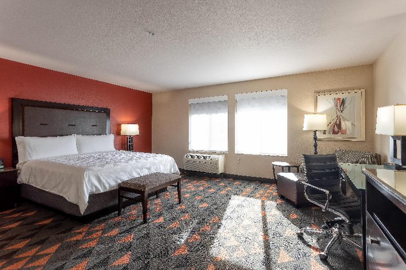 디럭스 룸, Holiday Inn Oceanside Marina Camp Pendleton, An Ihg