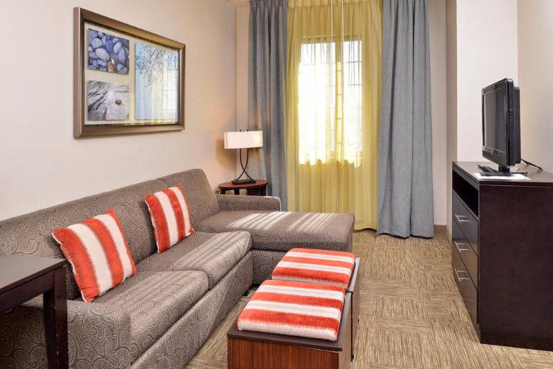 带大床的套房, Staybridge Suites San Antonio Stone Oak, An Ihg