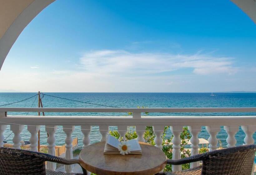 Family flat with sea view, Agoulos Beach
