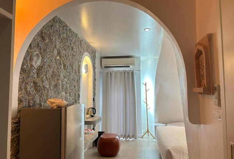 استودیوی استاندارد, Benyada Lodge   Surin Beach
