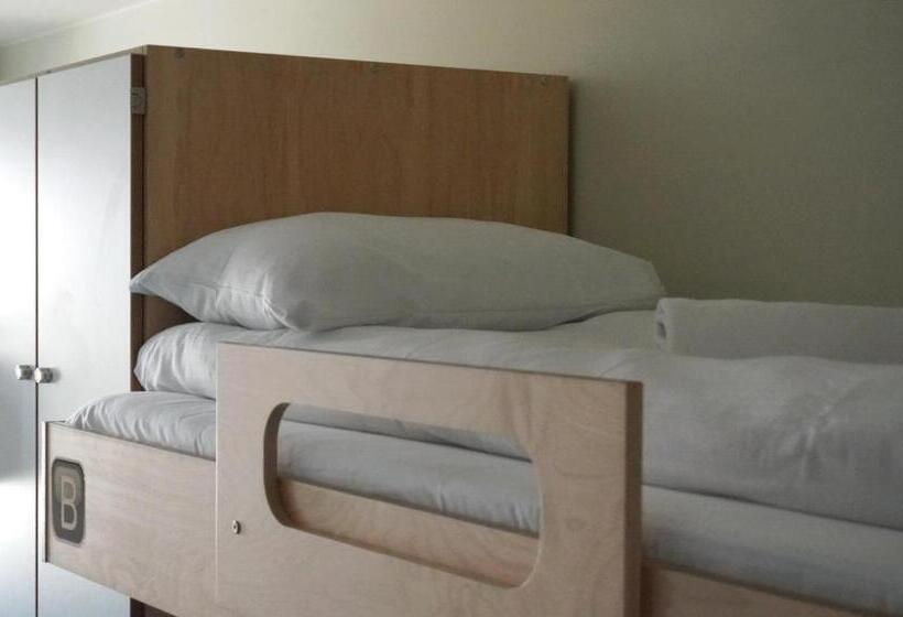 스탠다드 4인용 룸 공용 욕실, Rumi Hostel