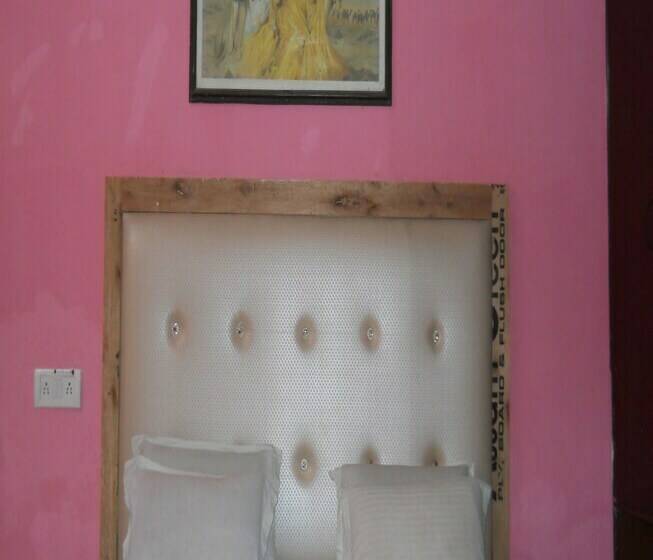 Standart Oda, Aditya Palace