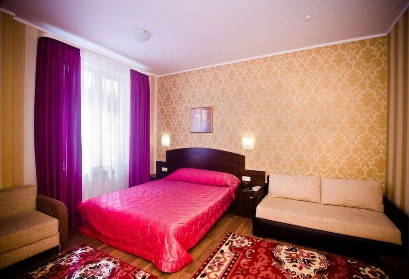 سوییت جونیور, City Club