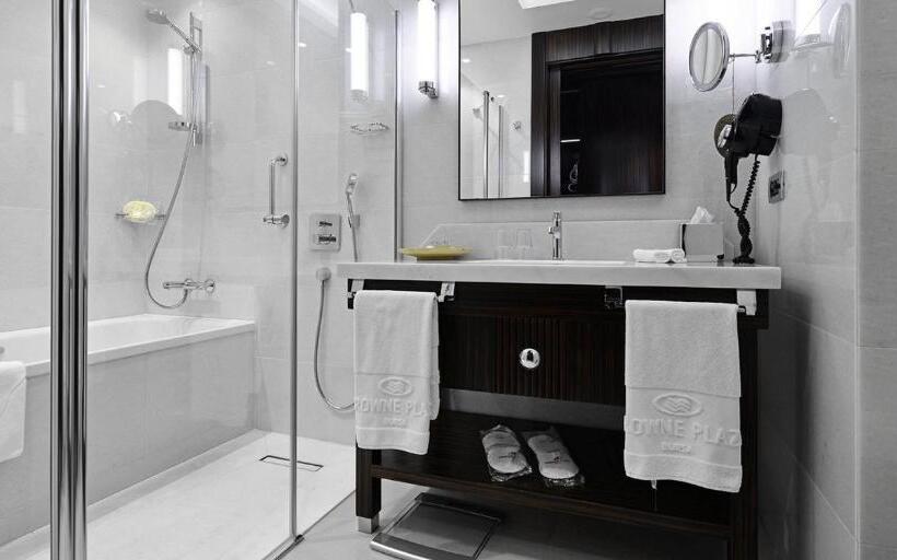 Номер Executive Кровать Кинг, Crowne Plaza Bursa Convention Center & Thermal Spa, An Ihg