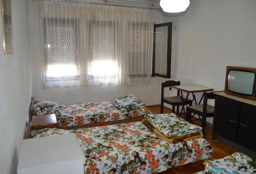 Четырехместный Номер Стандарт, Hostel Valentin