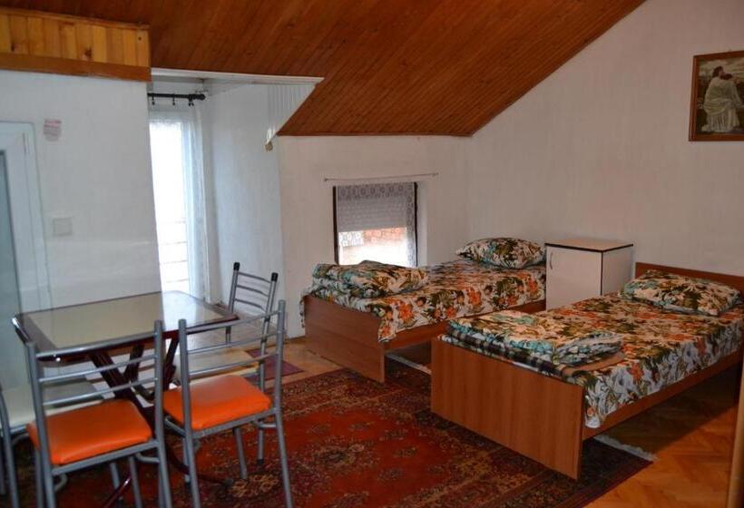 Четырехместный Номер Стандарт, Hostel Valentin