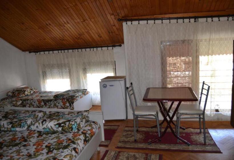 Трехместный Номер Стандарт Совместная Ванная, Hostel Valentin