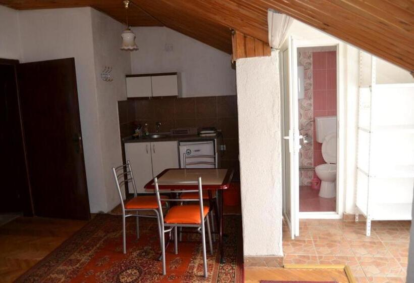 Кровать в Общей Комнате, Hostel Valentin