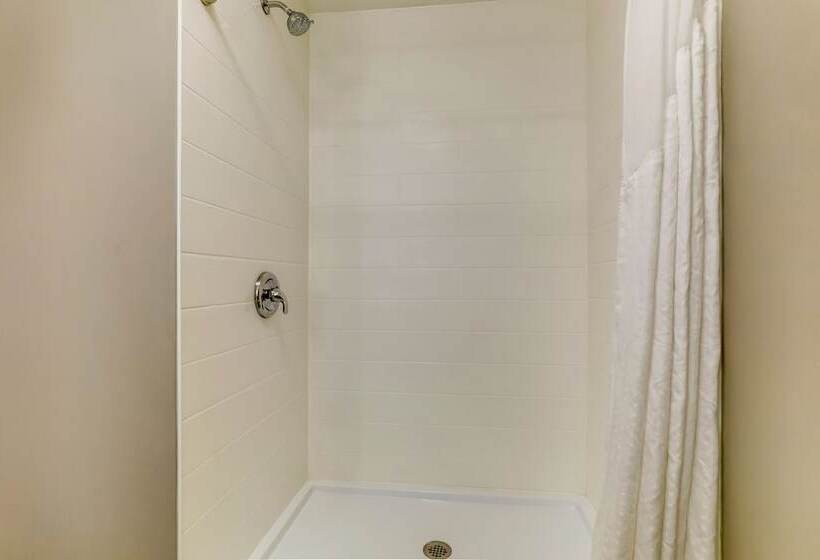 Люкс Адаптированный для Инвалидов, Holiday Inn Express Hotel & Suites Bryan Montpelier, An Ihg